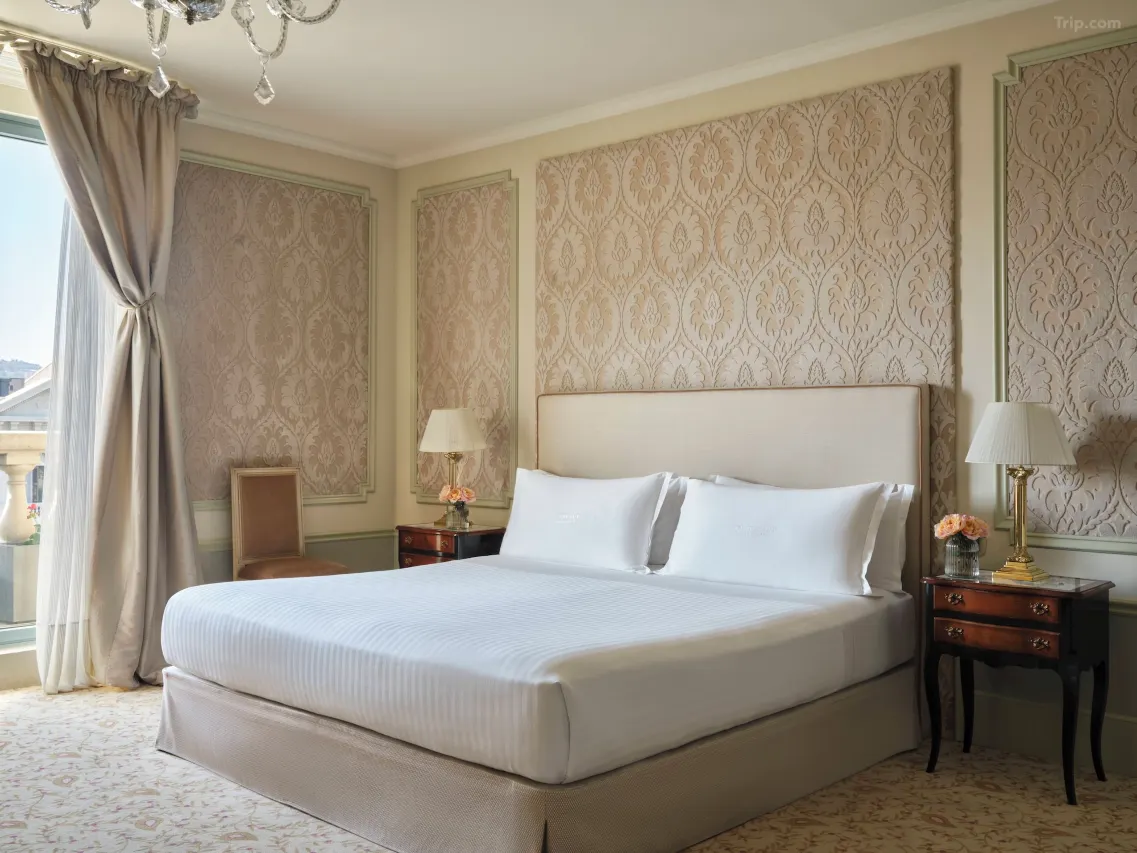 Superior Double Room — Trip.com listing photograph